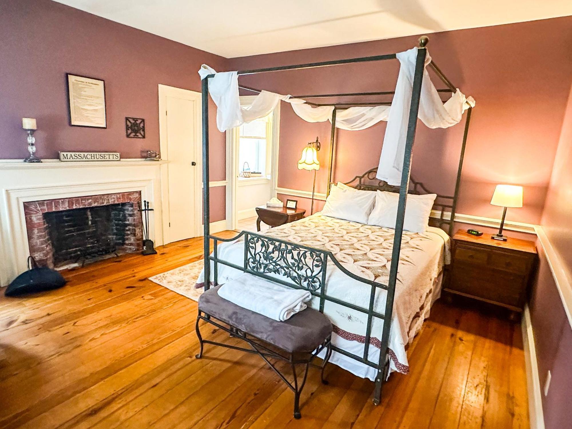 The Black Walnut Inn Amherst Kültér fotó