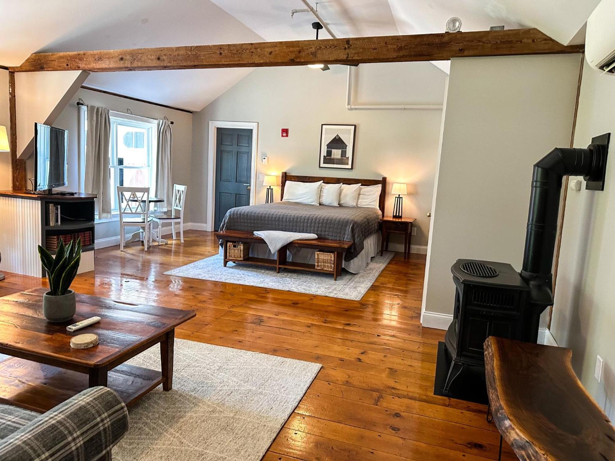The Black Walnut Inn Amherst Kültér fotó